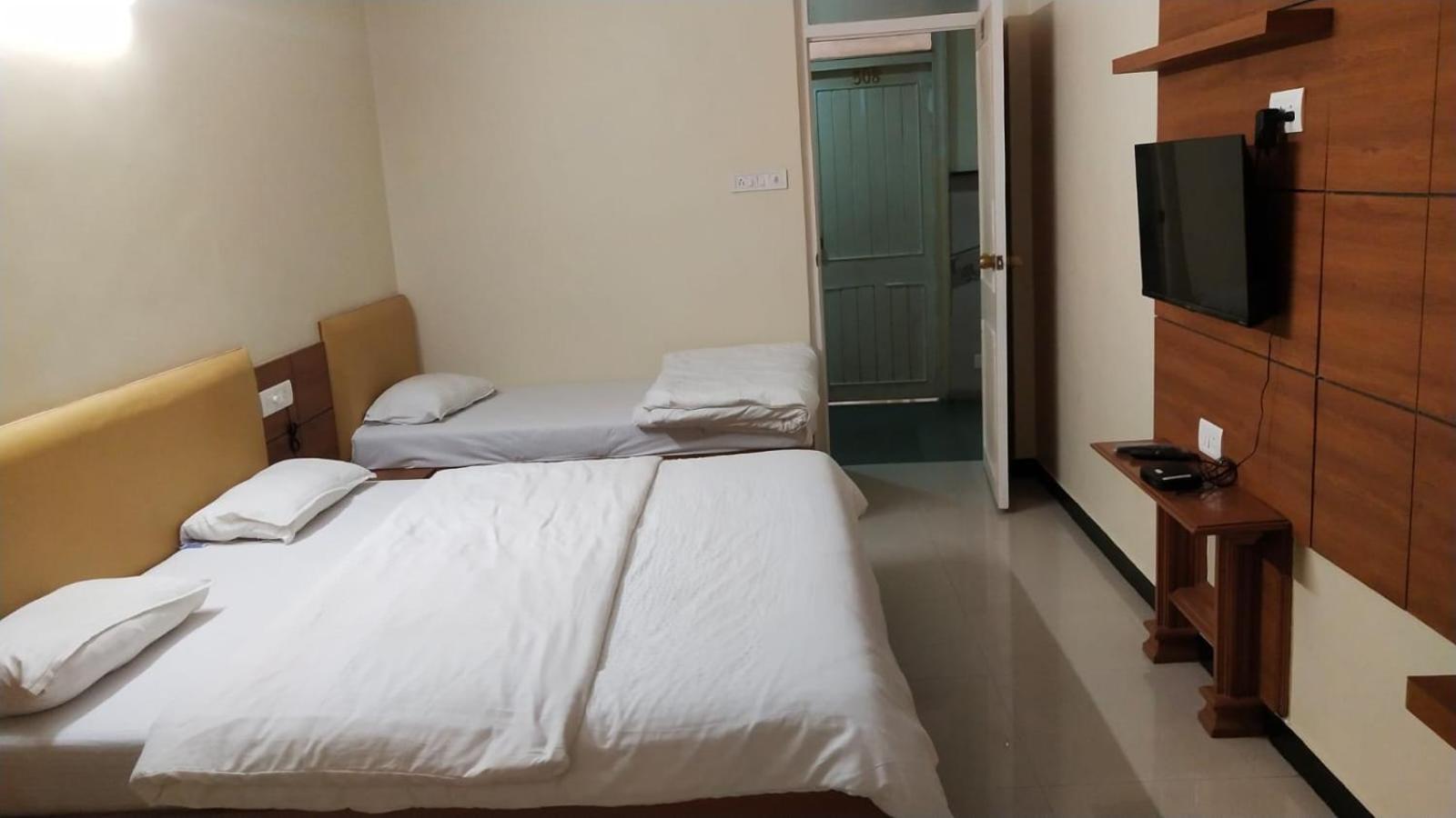 Hotel Vaishali Нашик Екстер'єр фото
